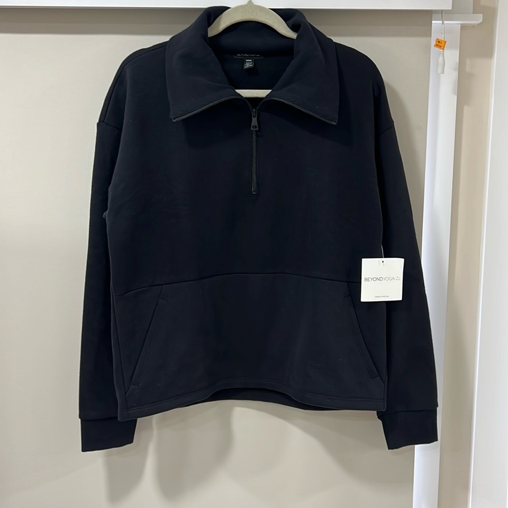 Beyond Yoga Black 1/4 Zip Pullover size Medium